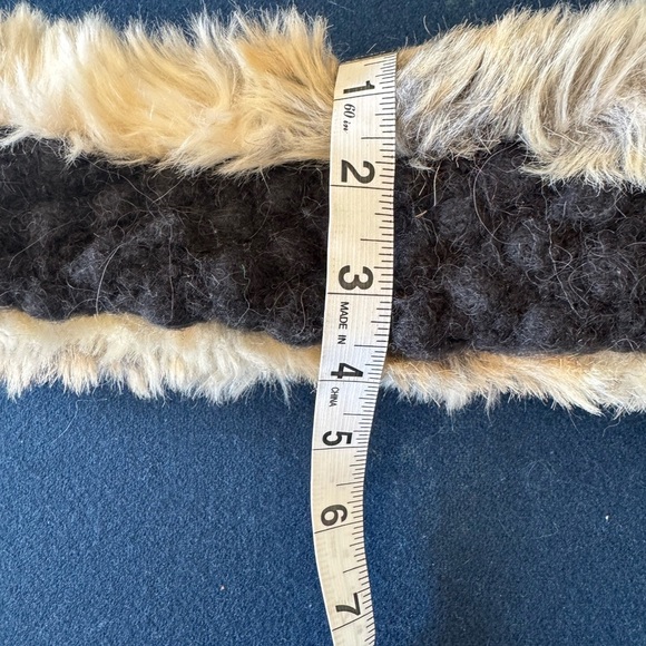 Headed to the snow? Need to stay cozy and get it quick? I ship ASAP! Zoom in👀 - Picture 10 of 15